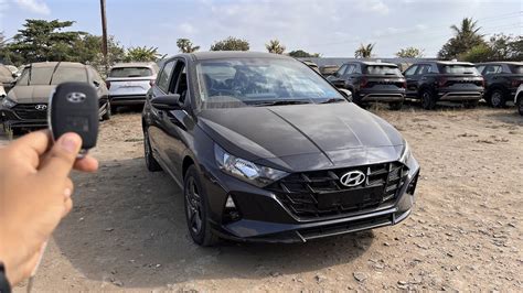 Hyundai I Sportz Ivt With New Safety Features Lakhs