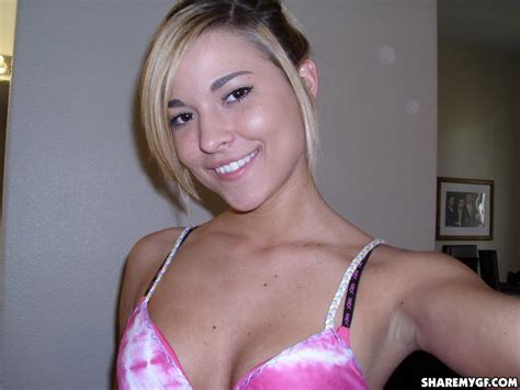 Stunning Blonde Coed Takes Hot Selfies Of Her Tight Body Porn Pictures XXX Photos Sex Images