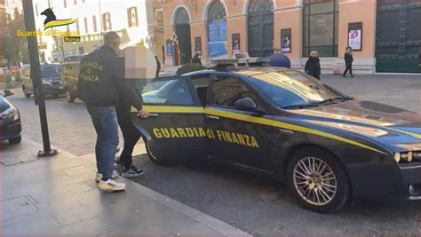 Ricercato Per Omicidio E Rapina A Mano Armata Arrestato A Ostia Un