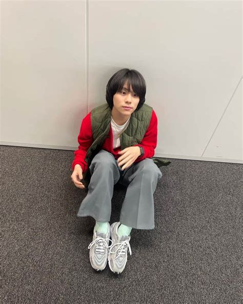 山下幸輝さんのインスタグラム写真 山下幸輝instagram「suwaru☺︎ ️📟」3月20日 23時31分 Qpitdef