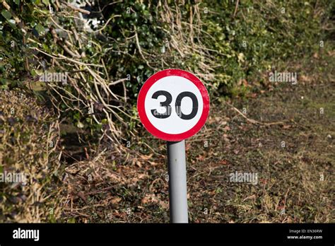 30 Miles Per Hour Speed Sign Hi Res Stock Photography And Images Alamy