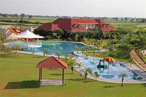 100 ACRES CLUB 헕헢헢헞 Sanand Resort