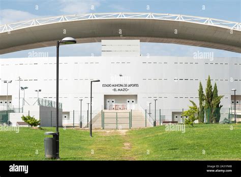 Estadio municipal de deportes el mazo fotografías e imágenes de alta