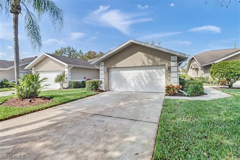 Crown Pointe Boulevard W Naples Florida Collier County