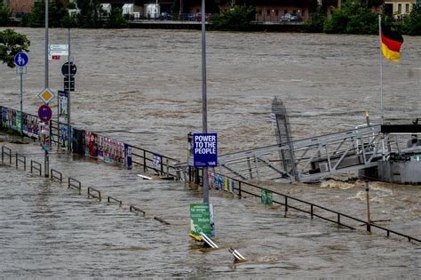 Poplave Odnele Najmanje Pet Ivota Smrtonosne Poplave U Nema Koj Nivo