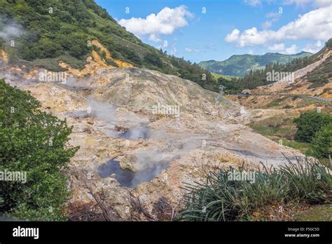 St lucia volcano hi-res stock photography and images - Alamy