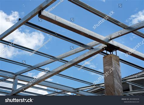 Connecting Steel Roof Trusses Concrete Columns Stock Photo 2033443232