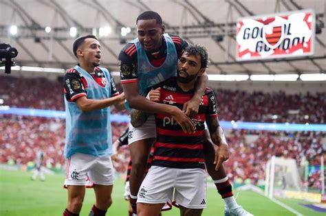 Gabigol faz dois Flamengo bate o Atlético MG e abre vantagem na final