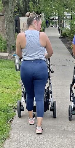 Insane Thick Milf Ass Spandex Leggings Yoga Pants Forum