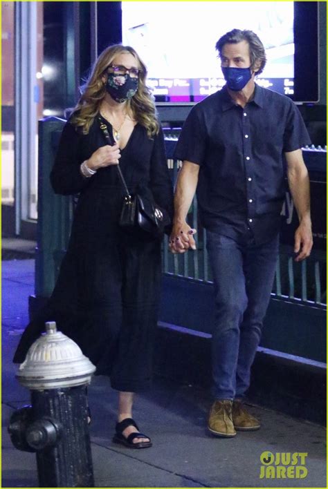 Julia Roberts Gets Romantic With Husband Danny Moder During Dinner Date