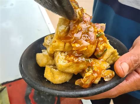 tahu gejrot tepos gading serpong  eksis berjualan sejak