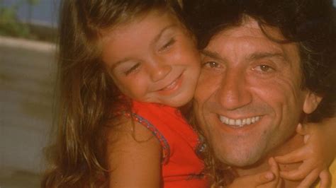 La Figlia Carlotta Ricorda Gigi Proietti Con Una Tenera Foto A Un Anno