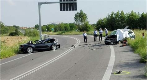 Schianto Frontale Sulla Bretella Per Abano Tra Auto Donna Muore