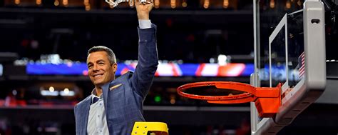 2019 National Championship Tony Bennett Virginias Humble Hero Streaking The Lawn