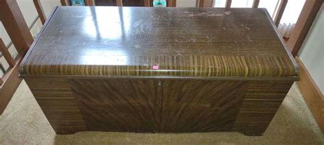 Vintage 1930s Franklin Shockey Co Cedaroma Solid White Cedar Chest