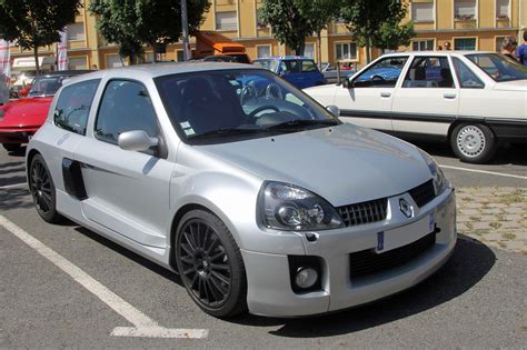 Description Du Véhicule Renault Clio 2 V6 Encyclopédie Automobile