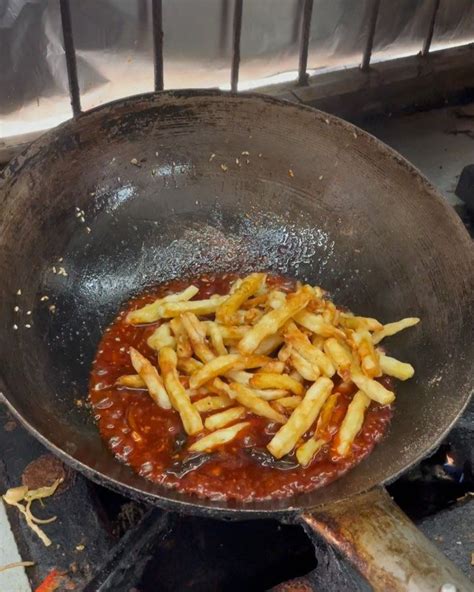 wecraveyoucrave ♥️ on Instagram: “CHILLI POTATO IN MAKING! ️ TAG A ...