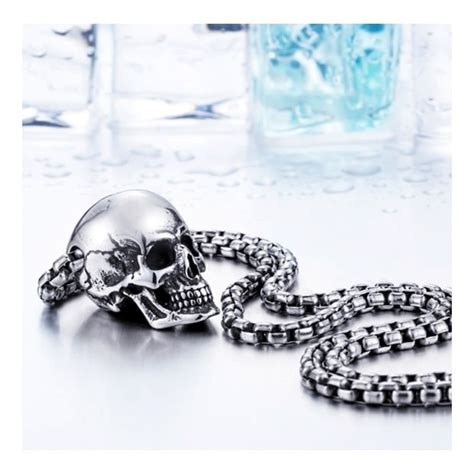 Collier Avec Tête De Mort Pour Homme Différentes Versions