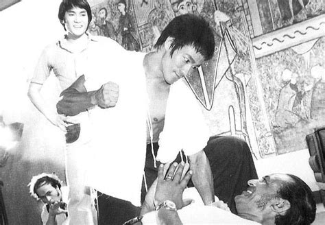 LA FUREUR DU DRAGON Bruce Lee et sa flûte silencieuse Bruce lee