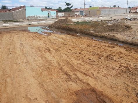 G Cano Estourado Causa Desperd Cio De Gua Tratada Em Bairro De