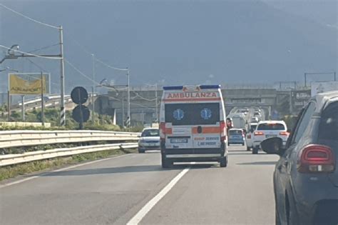 Castellammare Di Stabia Incidente In Moto Centauro Grave In Ospedale