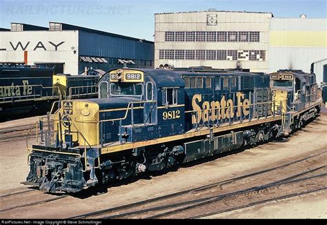 ATSF 9812 Atchison, Topeka & Santa Fe (ATSF) Alco RSD-15 at Barstow ...