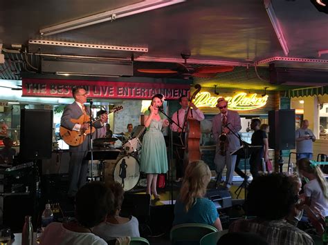 Summer Music At The Original Farmers Market Music In Los Angeles