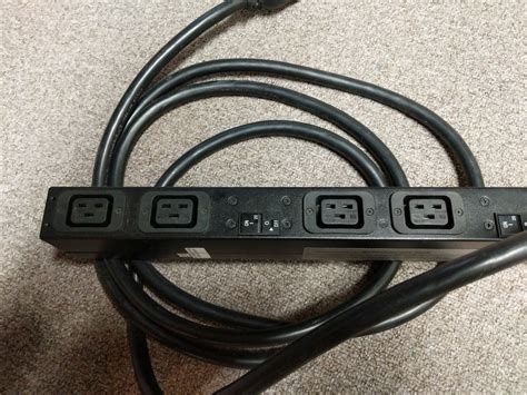 Apc Ap9570 Rack Pdu Basic 1u 30a 208v Surge Protector 731304213086