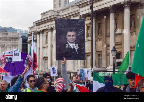 Londres Royaume Uni 15th Octobre 2022 Un Manifestant Tient Une Photo