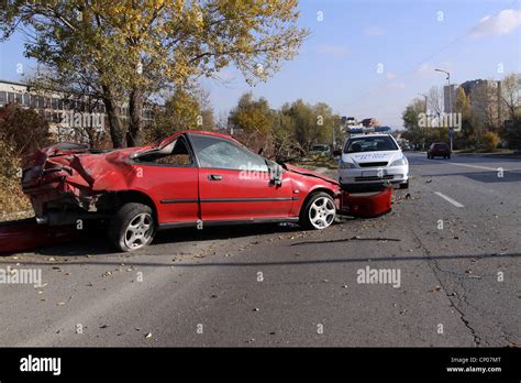 Red car crash hi-res stock photography and images - Alamy