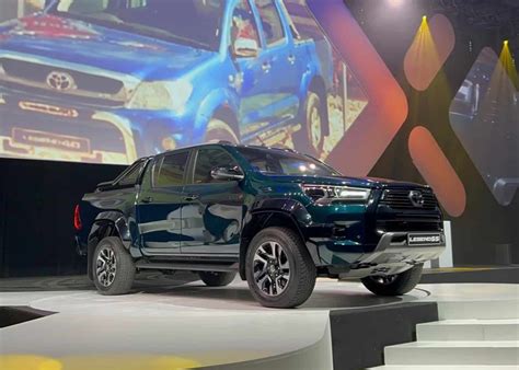 hilux legend  revele comme des modeles de details toyota pour