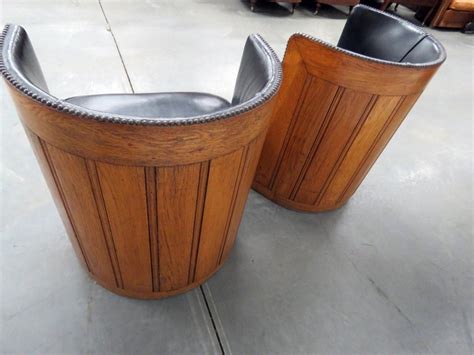 Pair of Mid-Century Modern Barrel Chairs For Sale at 1stDibs