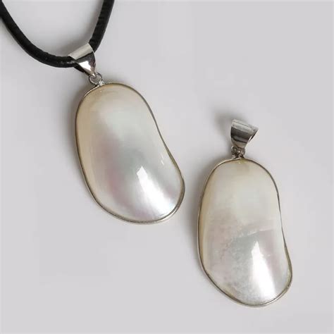 Hot Selling High Quality X Mm Natural Mother Of Pearl Shell Pendants