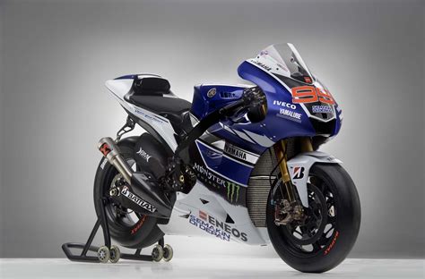 Rossi, Lorenzo, and the 2013 Yamaha YZR-M1 - Asphalt & Rubber