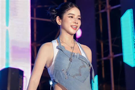 DJ Mie bất ngờ diện bikini khoe đường cong nóng bỏng Báo Dân trí