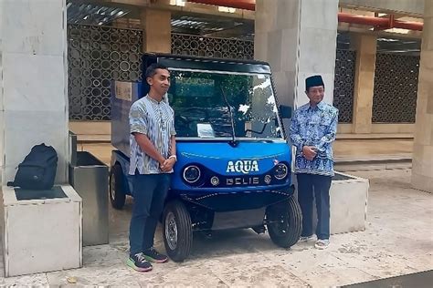 Jadi Sponsor Event Ramadan Danone Aqua Sumbang Mobil Sampah Ke