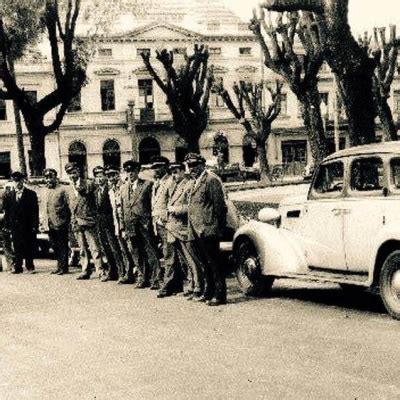 Taxistas na antiga Estação Ferroviária de Curitiba Década de 1950