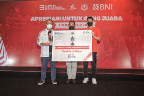 Ri Juara Piala Thomas Bni Serahkan Dana Pembinaan Ke Pbsi Rp Miliar