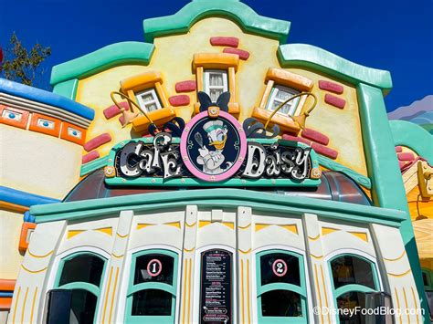 Cafe Daisy Mickeys Toontown In Disneyland The Disney Food Blog