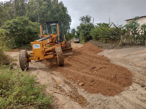 Prefeitura Prossegue Recupera O De Estradas Em Localidades Da Zona