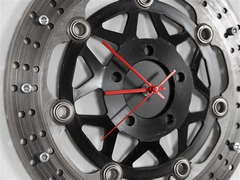 Wanduhr Aus Einer Alten Motorrad Bremsscheibe Stahlkunst Purrer De