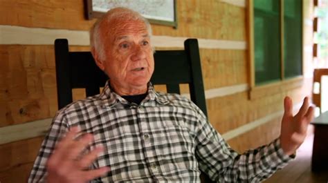 Aos anos padre deixa igreja e se torna astro de pornô gay Noticias