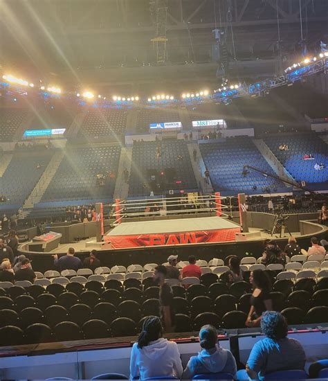 CrispyWrestling On Twitter Seats For WWERaw 2 Weeks In A Row