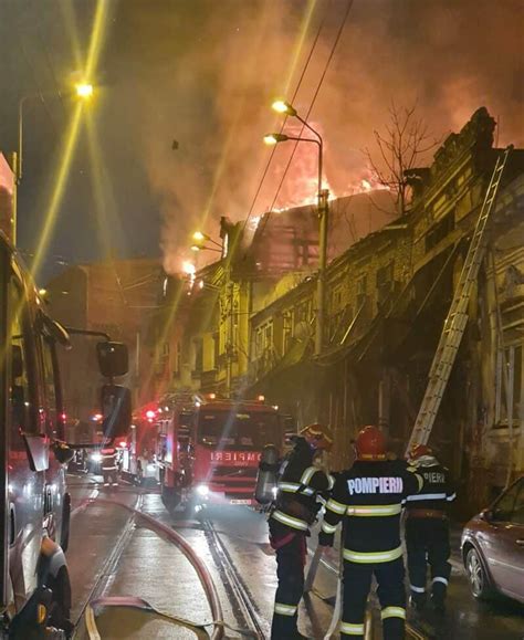 Foto Video Incendiu Violent N Bucure Ti Arde Acoperi Ul Unei