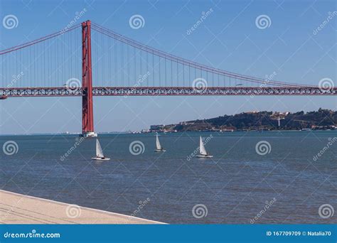 25 de Abril Bridge stock image. Image of urban, abril - 167709709