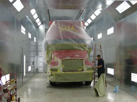 Reverse Flow Truck Paint Booth Spray Tech