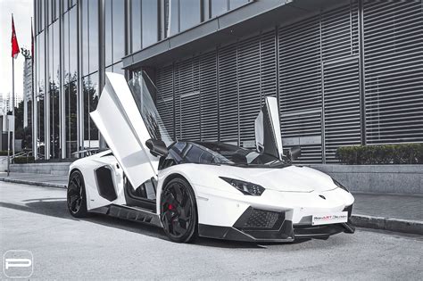 Nice And Proper Aero Kit For White Lamborghini Aventador CARiD