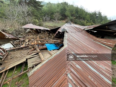 Osmaniye De Depremde Kopan Kayalar N Zarar Verdi I K Ydeki Ev