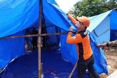 Anak Sering Kejang Relawan Pks Dirikan Tenda Bagi Warga Dpw Pks Jawa