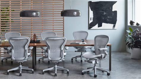 Treat Your Back Well With Best Lumbar Support Office Chairs